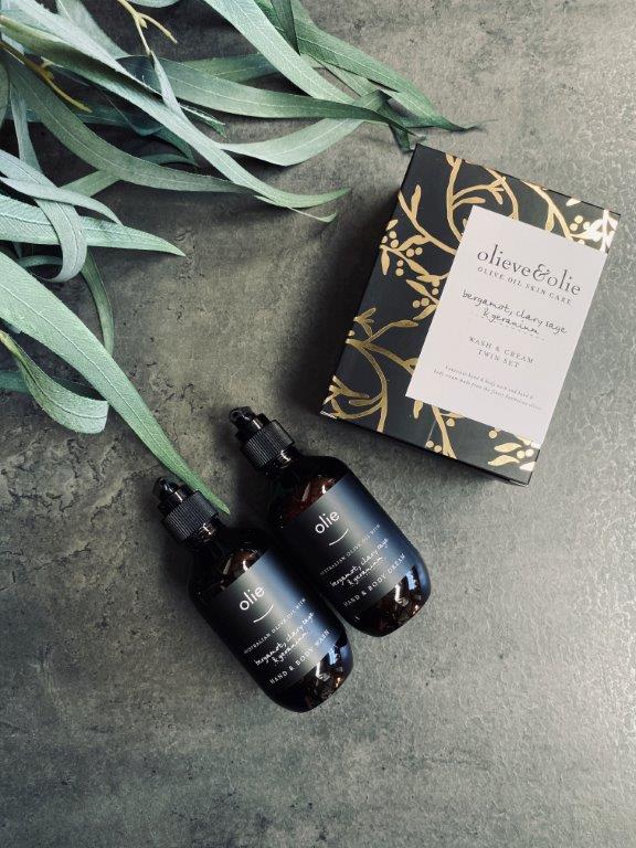 pago-olieve-and-olie-wash_and_cream_twin_set_bergamot_clary_sage_and_geranium-200ml-1 pago-olieve-and-olie-wash_and_cream_twin_set_bergamot_clary_sage_and_geranium-200ml-1