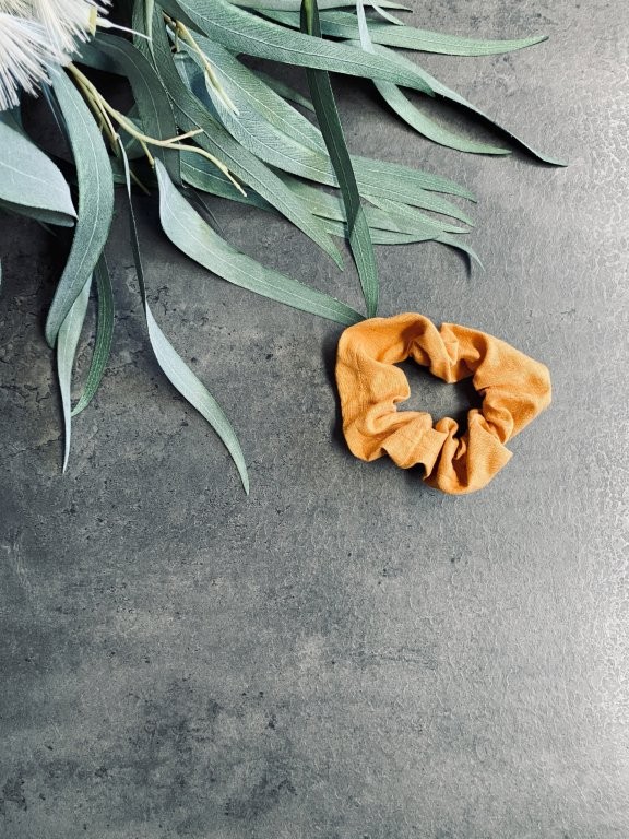 pago-100%_handmade_linen_scrunchie-mustard pago-100%_handmade_linen_scrunchie-mustard