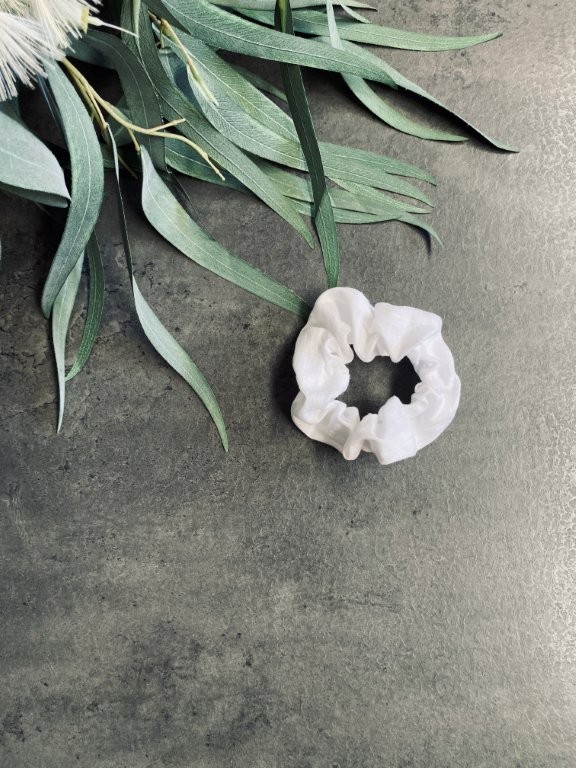 pago-100%_handmade_linen_scrunchie-white pago-100%_handmade_linen_scrunchie-white