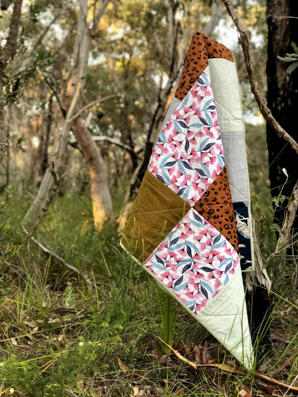 pago-quilt-gumnut-blossom_front
