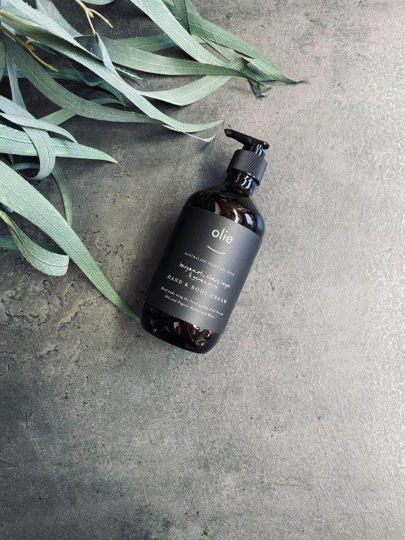 pago-olieve-and-olie-hand_and_body_cream_bergamot_clary_sage_and_geranium-500ml-1 pago-olieve-and-olie-hand_and_body_cream_bergamot_clary_sage_and_geranium-500ml-1