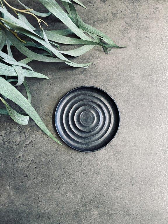 pago-elke-lucas-ceramics-round_soap_dish_matte_black-1