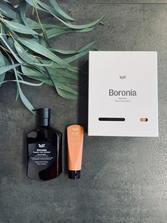 pago-leif-gift_pack_two_hands_boronia_sml pago-leif-gift_pack_two_hands_boronia_sml