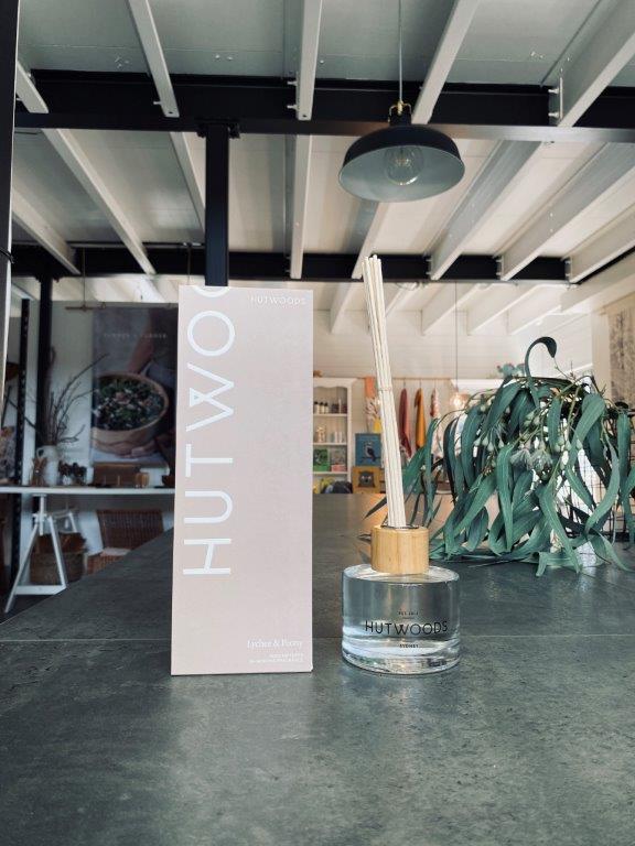 pago-hutwoods-reed_difuser_lychee_and_peony1