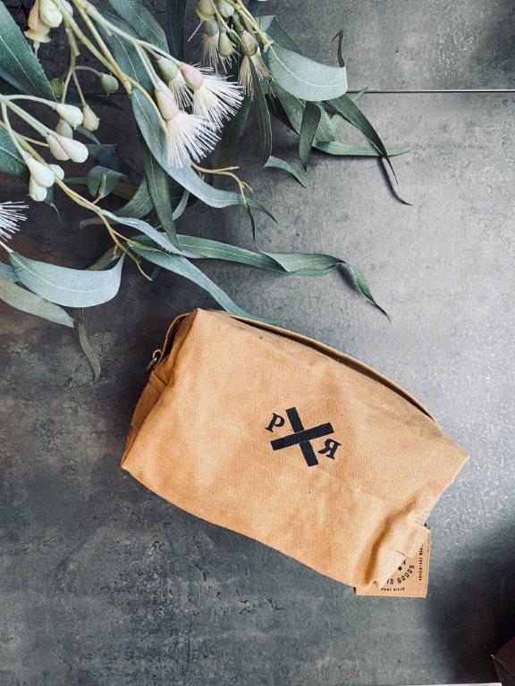 pago-pony-rider-slow_road_toiletries_bag_waxed_clay pago-pony-rider-slow_road_toiletries_bag_waxed_clay