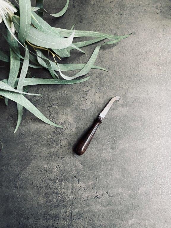 pago-turner-and-turner-cheese_knife_ebonised_jarrah-7.5cm pago-turner-and-turner-cheese_knife_ebonised_jarrah-7.5cm