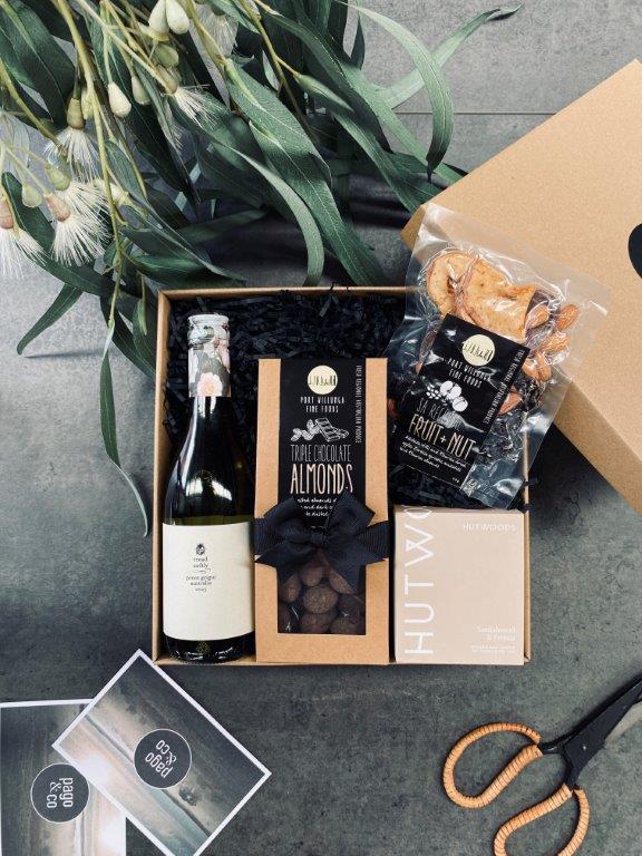 pago-treat_yourself-upsized-gift_box1-overview