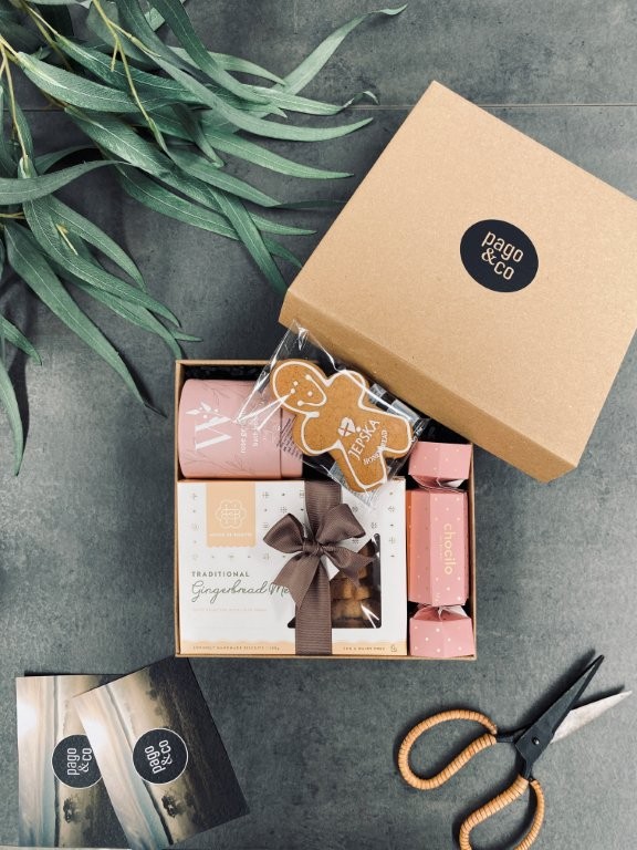 pago-let_it_glow-gift_box pago-let_it_glow-gift_box