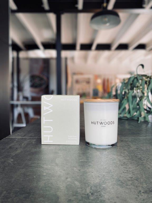pago-hutwoods-wood_wick_candle_tonka_bean_and_coconut-500g pago-hutwoods-wood_wick_candle_tonka_bean_and_coconut-500g