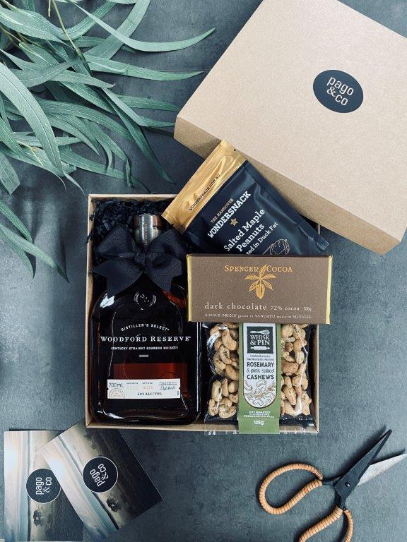 pago-the_whiskey_gentleman-gift_box pago-the_whiskey_gentleman-gift_box