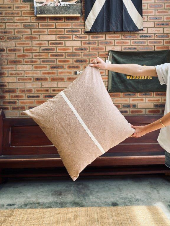 pago-pony-rider-wanderful_cushion_donkey_oats pago-pony-rider-wanderful_cushion_donkey_oats
